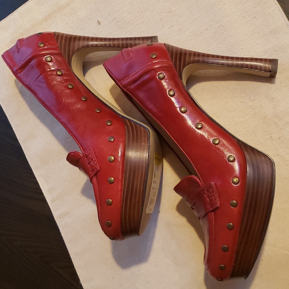 Enzo Angeolini Eabalinia Red Leather Pumps Size 6.5 NWT - Picture 2 of 5